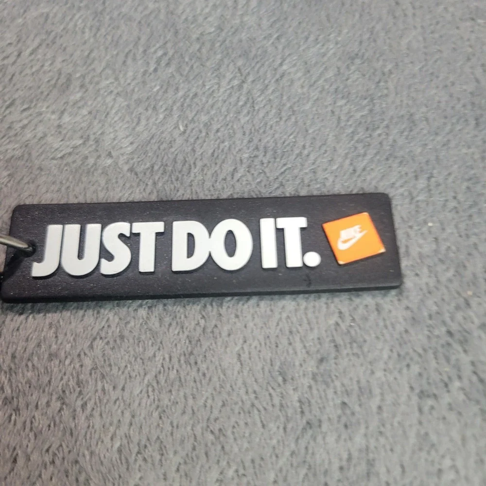 Nike Just Do It Keychain Black Rubber Rectangle Swoosh Logo Athletic Key Ring‎